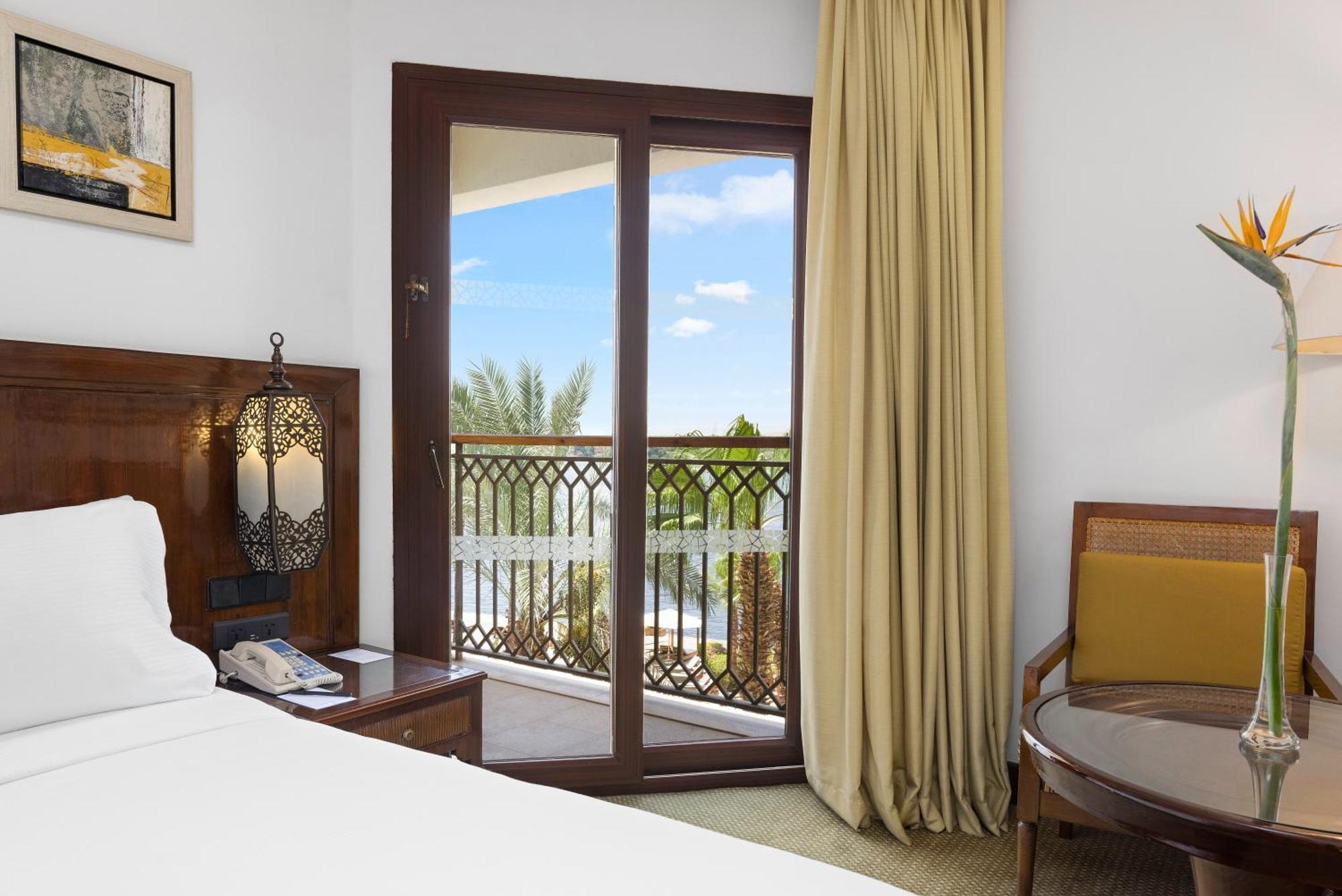 Hilton Luxor Resort & Spa Εξωτερικό φωτογραφία A room at the hotel